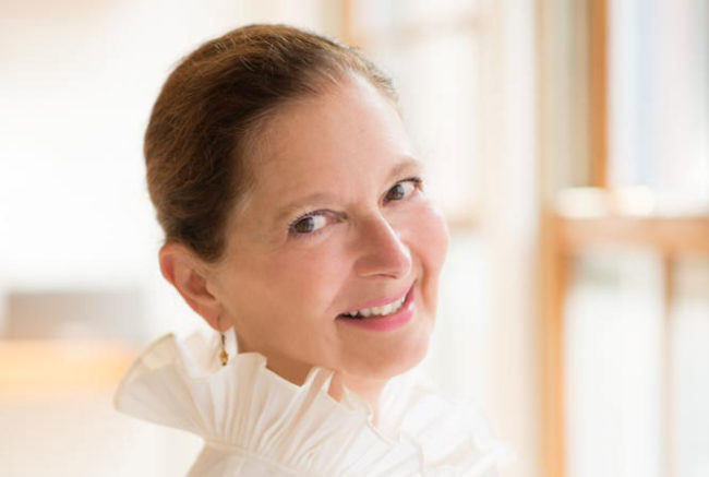 grace of no age menopause ageing women community sisterhood body lenguage posture facial expression muscles third eye covid open-heart space proaging gracefully